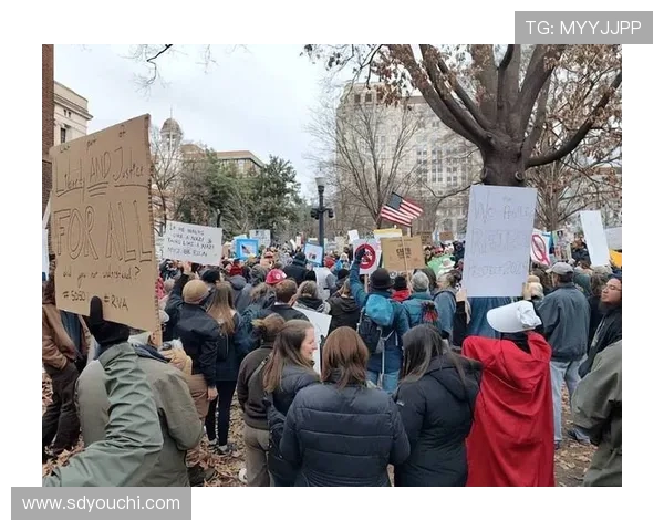 印度球迷怒了赛场争议引热议风波 印度球迷怒了赛场争议引热议风波